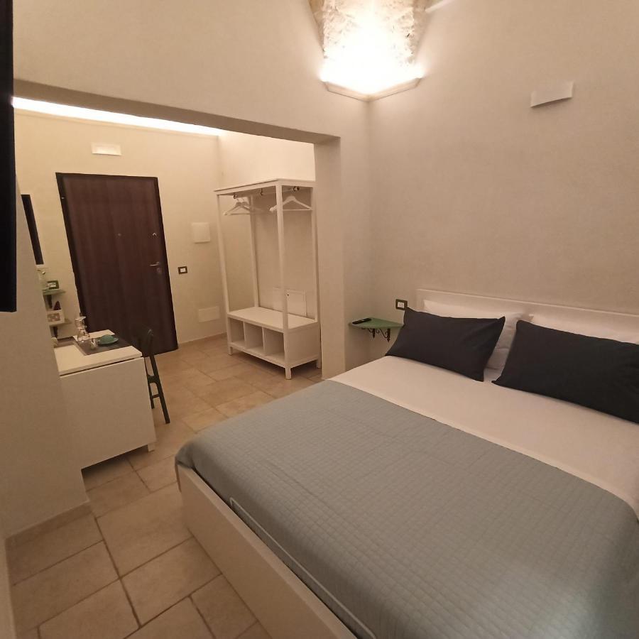 18 Mq Hotel Pulsano Exterior photo
